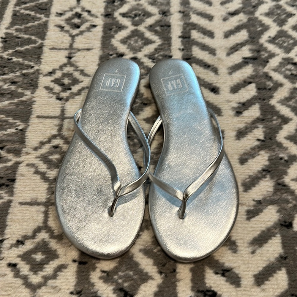 Gap silver thong sandals